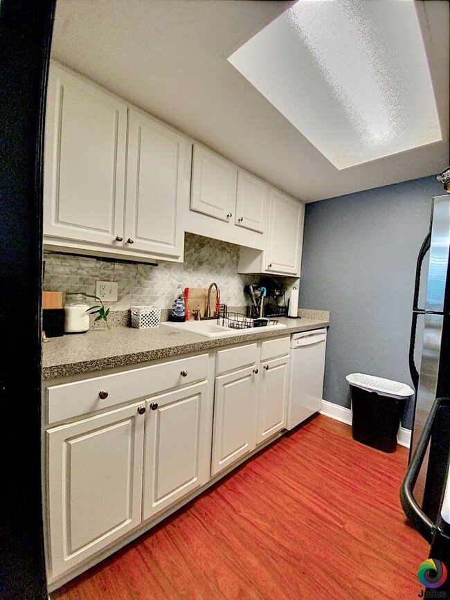 Foto del edificio - 4611 W North B St