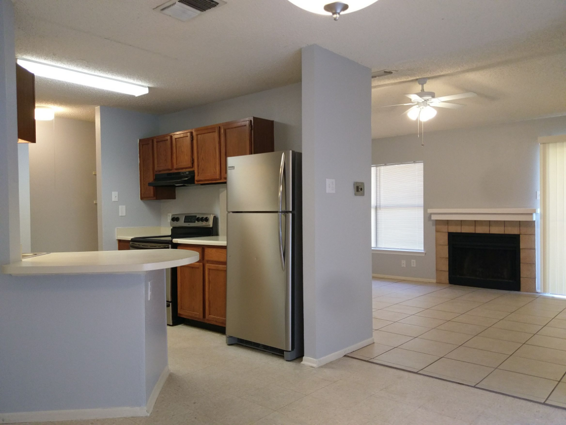 Kitchen to Living Room - 2522 Corian Glen Dr