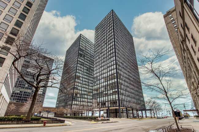 Building Photo - 880 N Lake Shore Dr