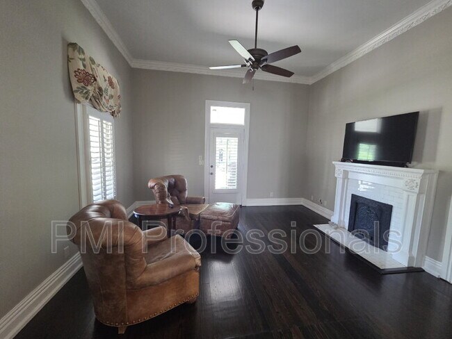 Foto del edificio - 401 E Main St