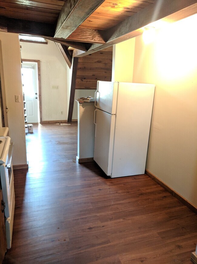 Foto del edificio - Newly Remodeled Affordable 2 Bedroom 1.5 B...