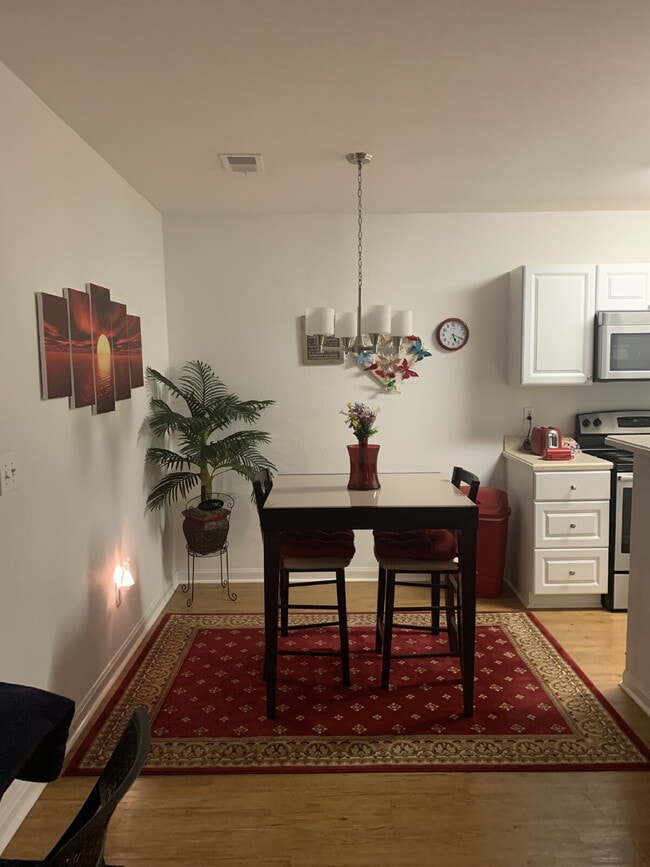 Building Photo - First Floor One Bedroom Plantation Point C...