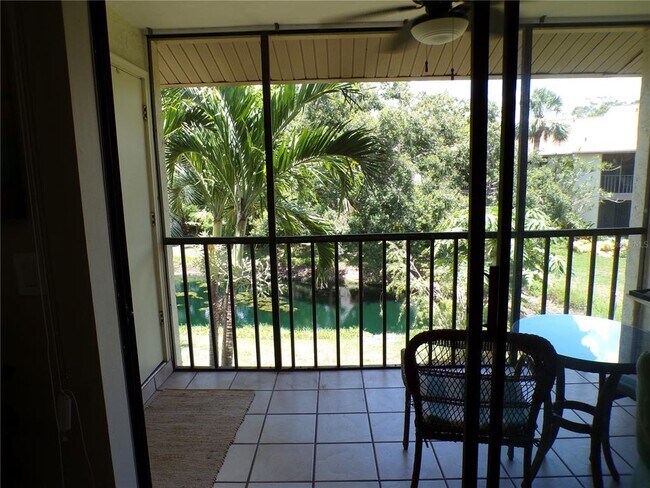 Foto del edificio - 756 White Pine Tree Rd