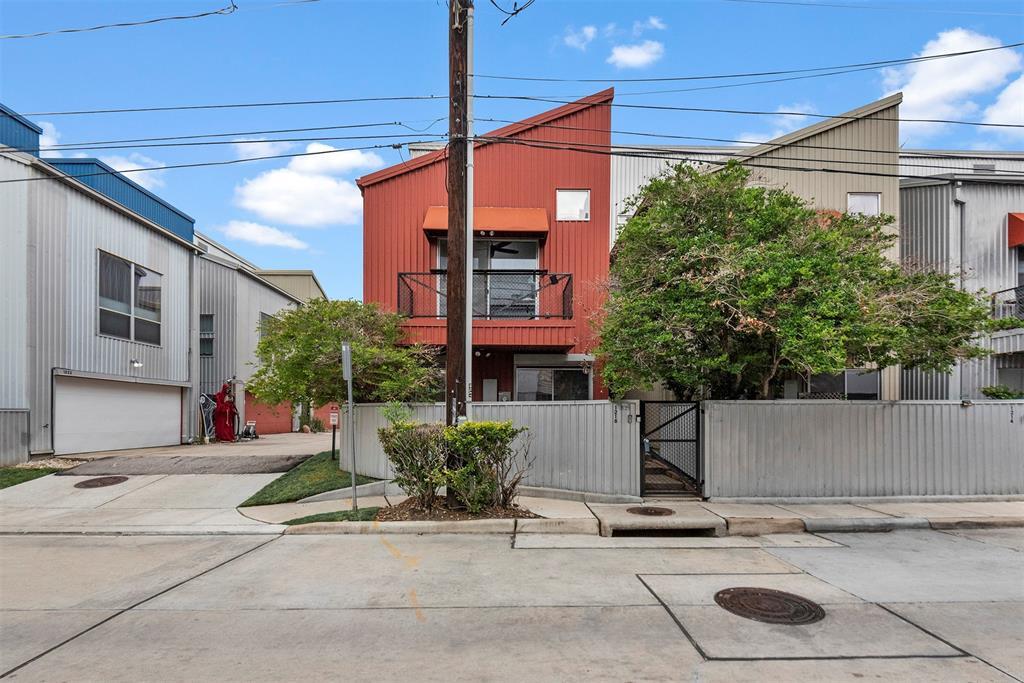 Primary Photo - 1218 Crosby St