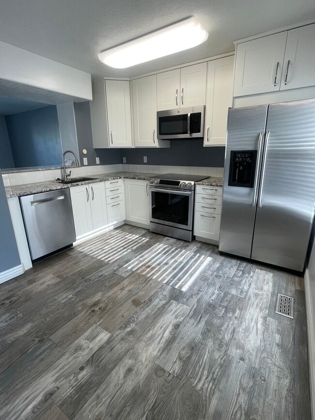 Building Photo - Beautiful Eagle Mountain townhome for rent!