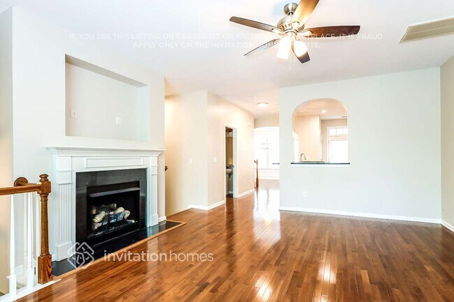 Foto del edificio - 811 Skybrook Falls Dr