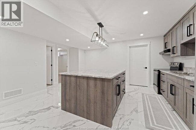 Building Photo - 3063 Betts Ave