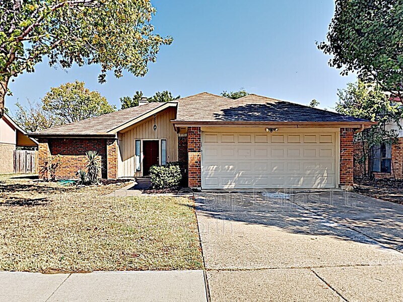 Primary Photo - 305 Lemon Dr