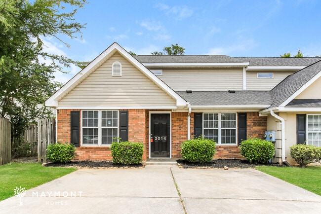 Building Photo - 2014 Lillian Dr