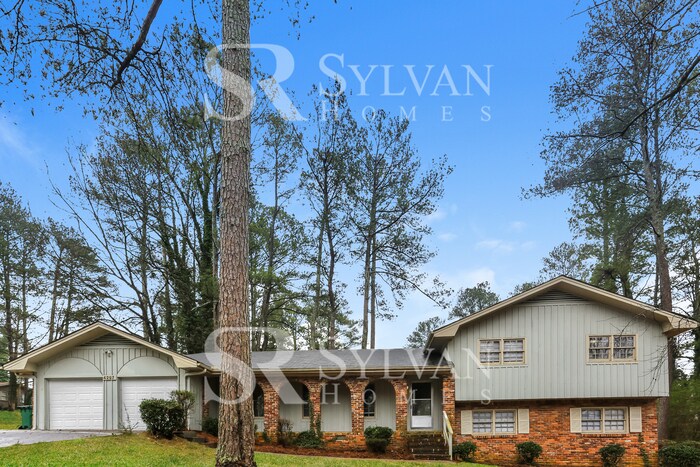 Primary Photo - Lease today! No extra charge for contentme...