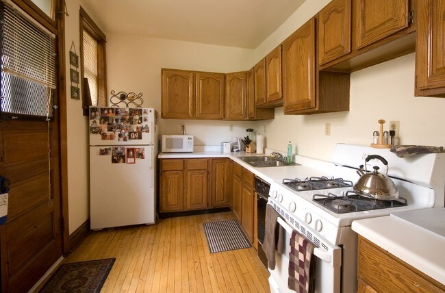 Foto del edificio - 1338 W Waveland Ave