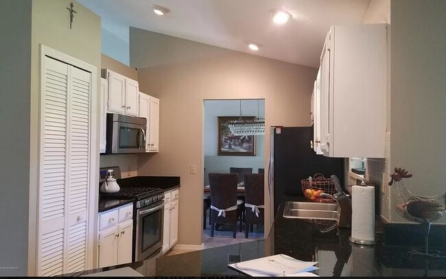 Foto del edificio - 957 Somerset Ln