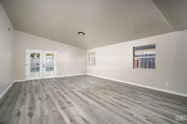 Building Photo - 4304 Range Dr