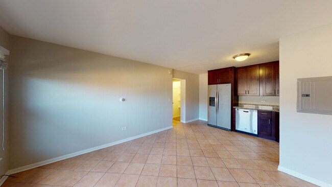 Building Photo - 6341 W Belmont Ave