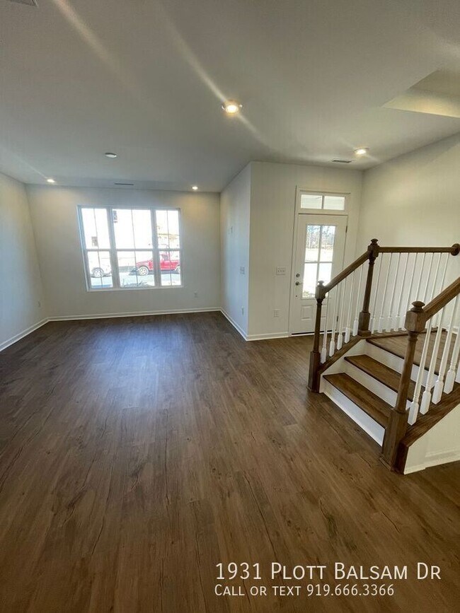 Building Photo - 1931 Plott Balsam Dr