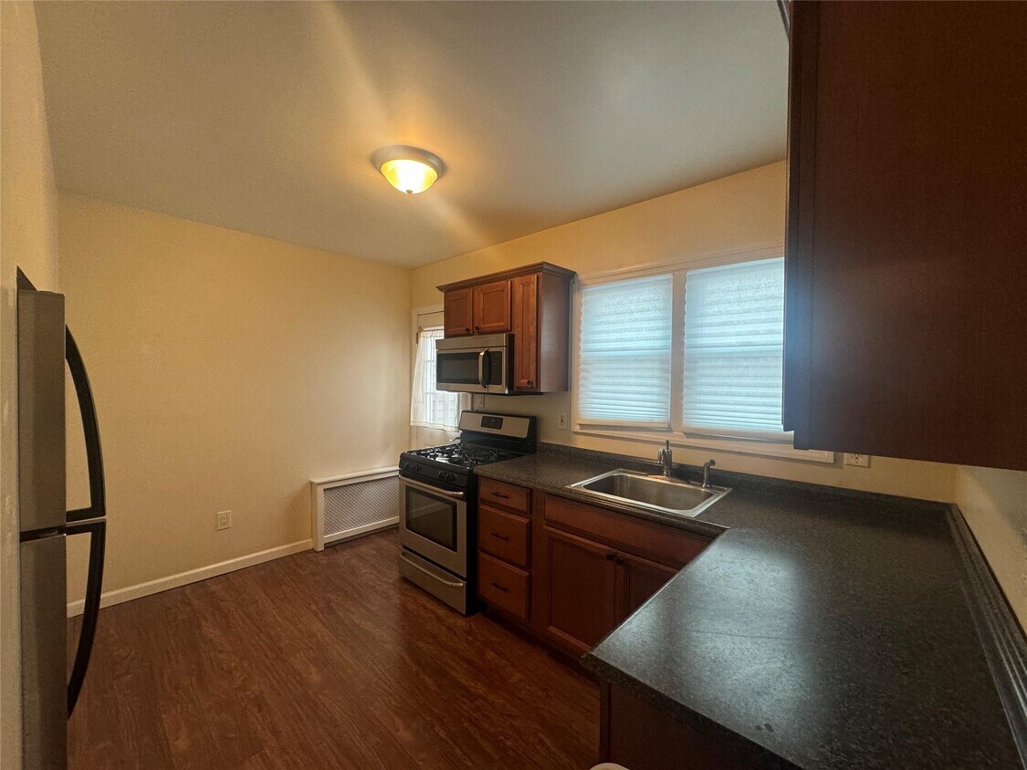 Foto principal - 455 E Chester St