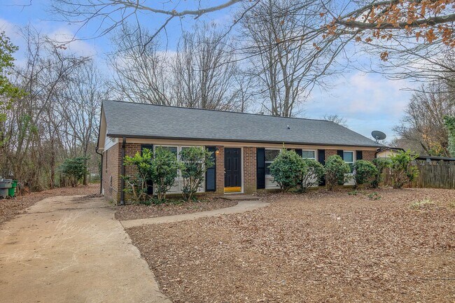 Building Photo - Beautifully renovated 3-bedroom ranch-style home!