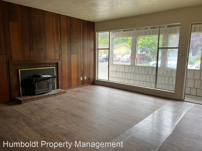 Building Photo - 3 br, 1 bath House - 1452 Stromberg Ave