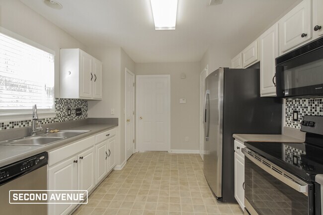 Foto del edificio - 4025 Cindy Woods Ln