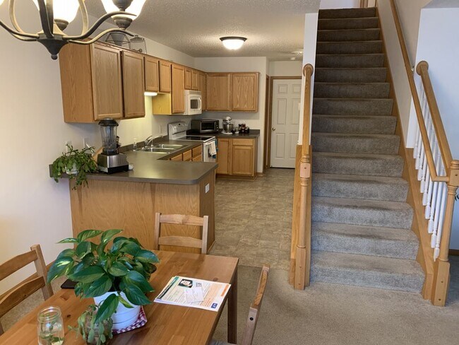 Foto del edificio - 551 French Ln