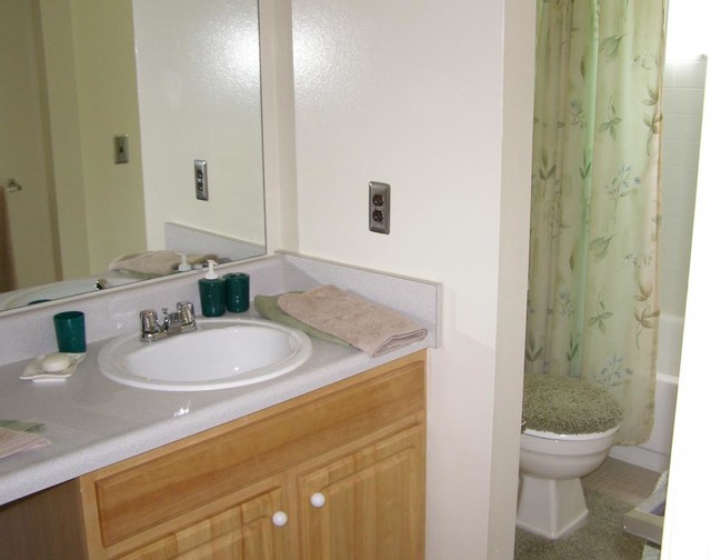 Bathroom - Sterling Knolls