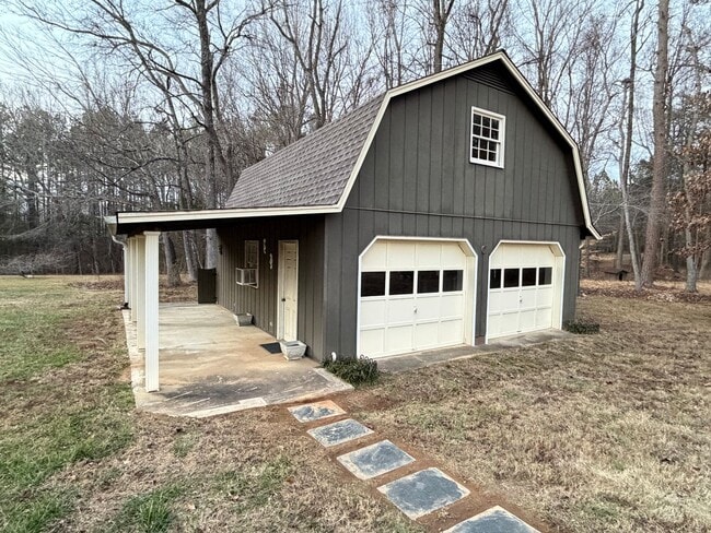 Building Photo - Liberty / Alamance County