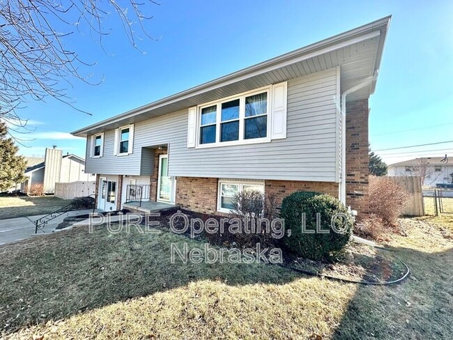 Building Photo - 20215 Pinkney St