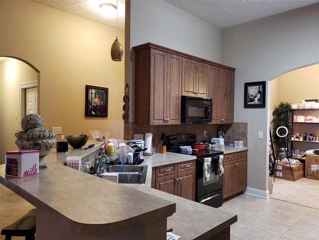 Building Photo - 706 Kingsley Dr