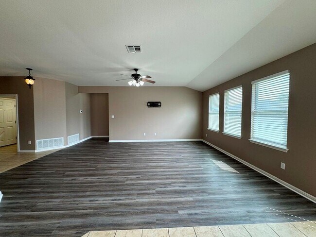 Foto del edificio - 3 Bed/ 2 Bath Home Available in Villages of Berry Creek!