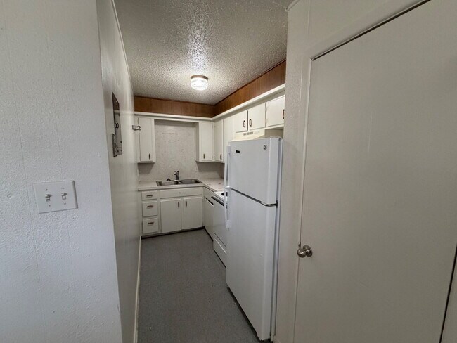 Foto del edificio - MOVE IN SPECIAL- Cozy 1-Bedroom Unit in Lubbock – Ideal for Urban Living!