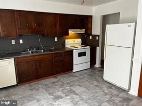 Building Photo - 400 Seward Ave
