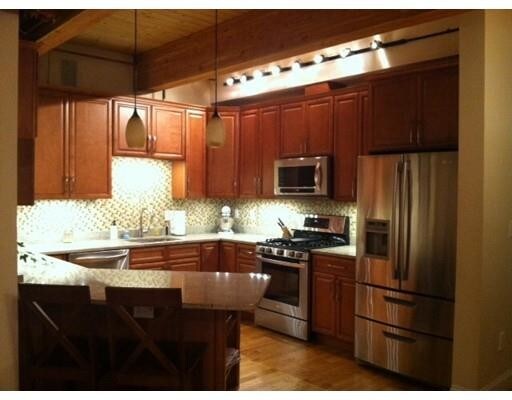 Primary Photo - 127 D St