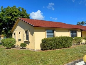 Building Photo - 440 Glenwood Dr