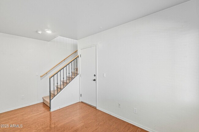 Building Photo - 753 N Port Dr