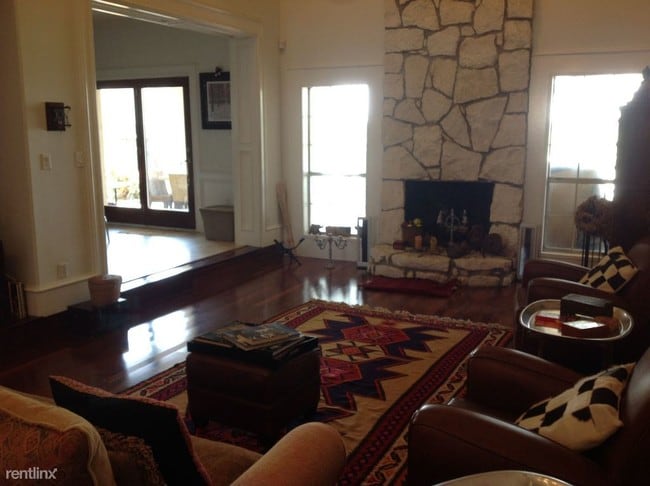 Building Photo - 130 Rio Grande Dr