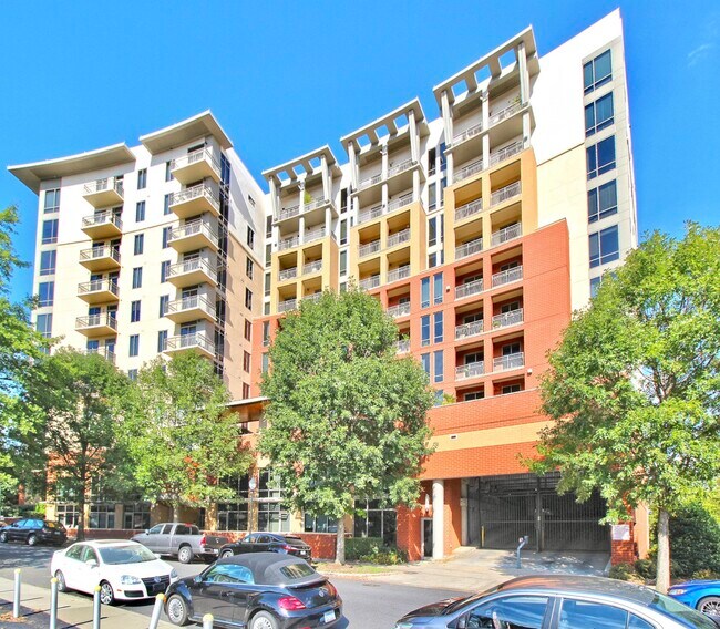 Foto del edificio - 701 Royal Ct