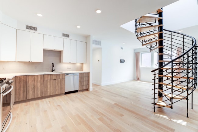 Foto del edificio - 3514 13th St NW