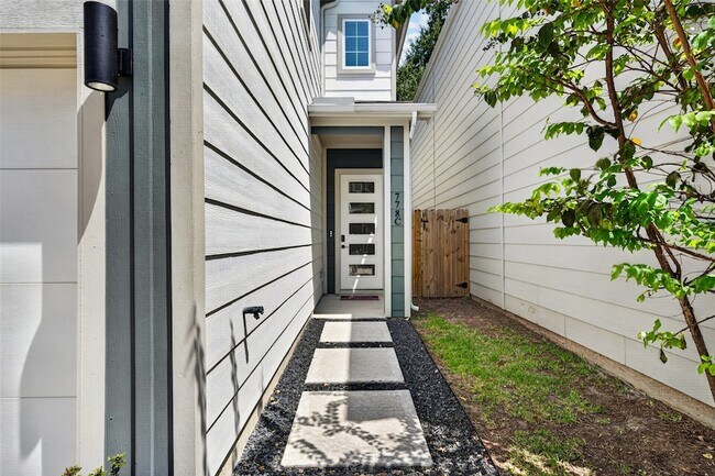 Building Photo - 778 W Tidwell Rd