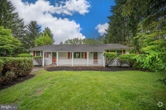 Building Photo - 1019 Howellville Rd