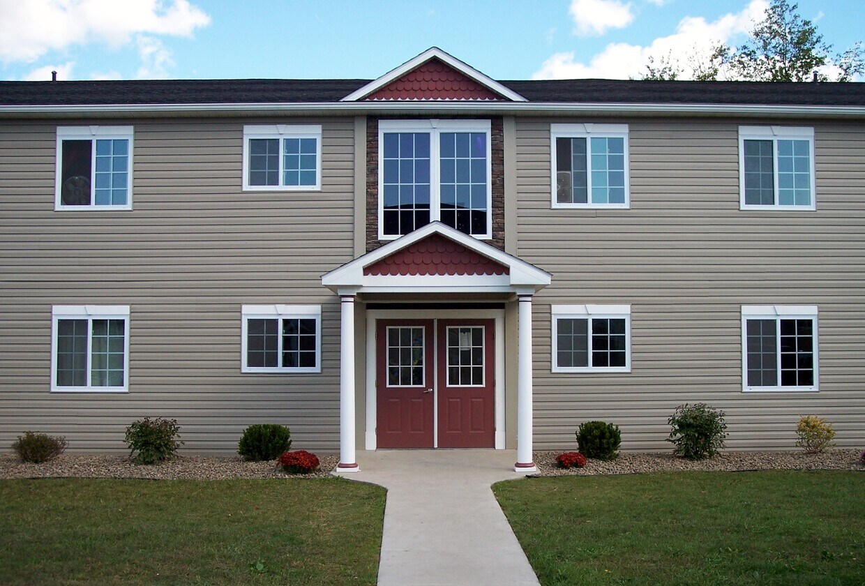 Rose May Manor Apartments in Pulaski, NY