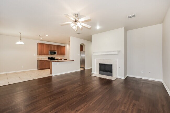 Foto del edificio - 1212 Fleetwood Cove Dr