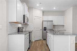 Foto del edificio - 445 Stoneybrook Dr