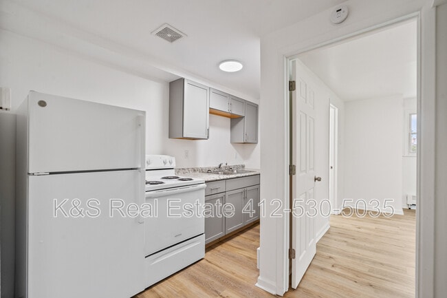 Photo - 441-443-445 Library St Apartment