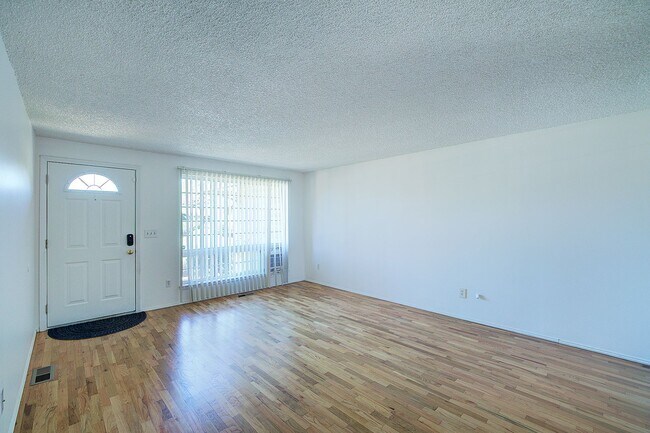 Foto del edificio - 4Bd/2Ba Kent Home