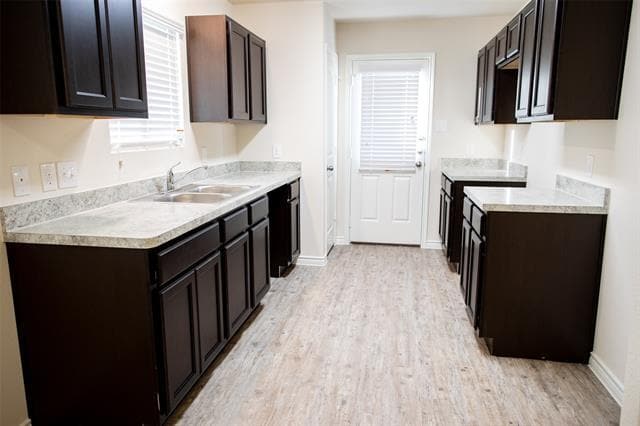 Building Photo - 1404 Cardinal Dr