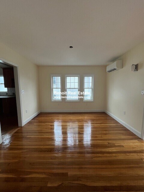 Foto del edificio - 3-5 Grenville Rd. Unit 1
