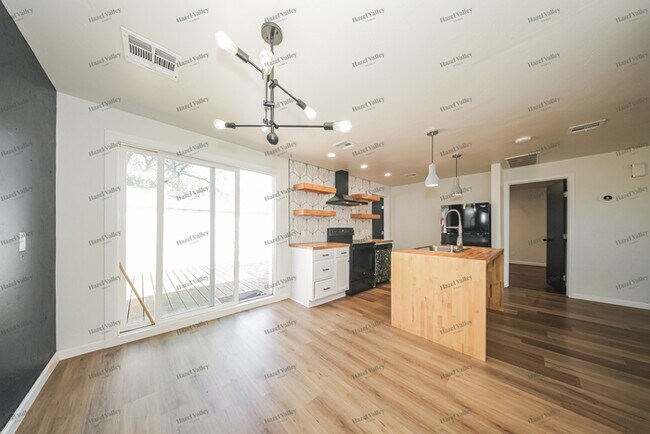 Foto del edificio - 131 W Rich St