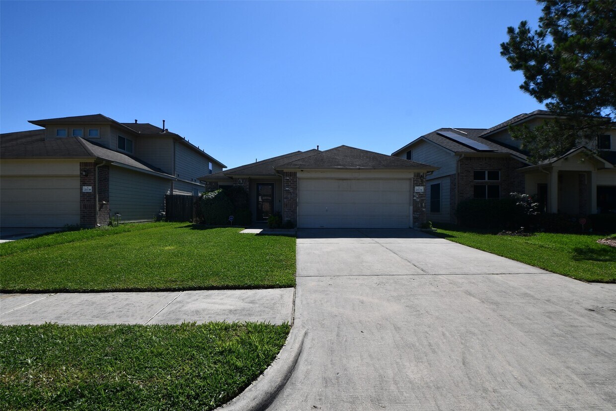Foto principal - 21134 Normand Meadows Ln