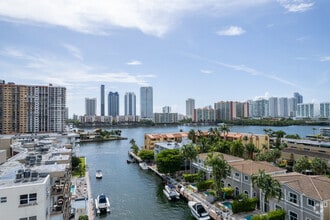 Building Photo - Aquarius By The Sea