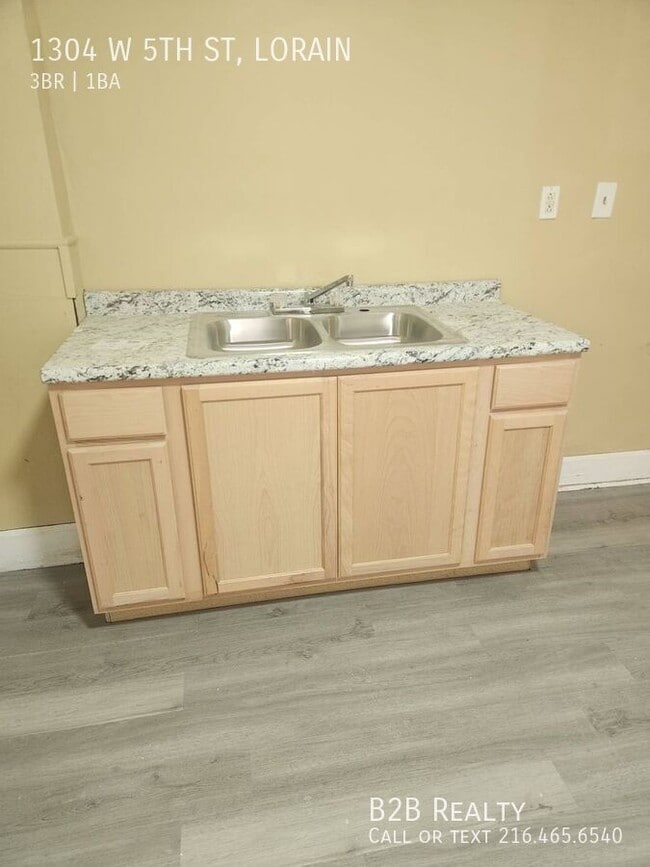 Foto del edificio - 1304 W 5th St